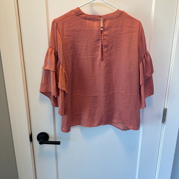 VIOLET + CLAIRE Size Small Coral Pink Salmon Satin Blouse Ruffle Wide Sleeves - Picture 3 of 4